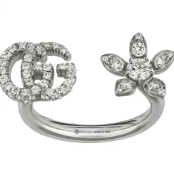 Anillo Gucci de flor y Doble G con diamantes Oro Blanco | Chocron Joyeros