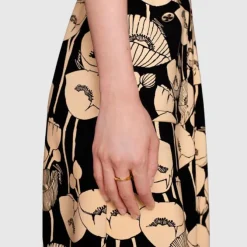 Anillo Gucci Link to Love con tachuelas oro amarillo