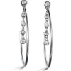 Aros "Shiny Drops" grandes de oro blanco con cadena de diamantes en chatón