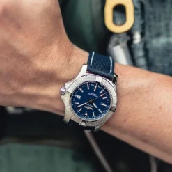 Breitling Avenger Automatic azul correa piel 43mm