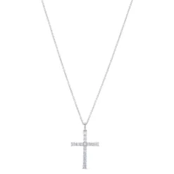 Colgante de oro blanco con cruz de diamantes de 0,18 quilates
