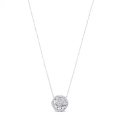 Colgante de oro blanco con circulo de pavé de diamantes de 0,65 quilates
