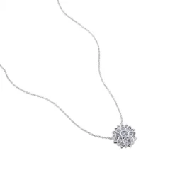 Colgante de oro blanco con flor de diamantes