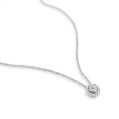 Colgante de oro blanco con circulo y orla de pavé de diamantes de 0,18 quilates