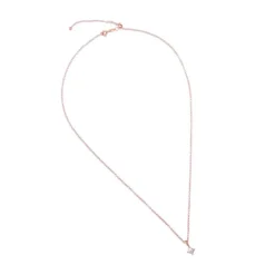 Colgante de oro rosa con diamante talla princesa en rombo