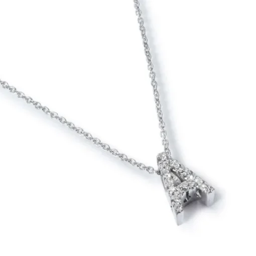 Colgante letra "A" de oro blanco con diamantes
