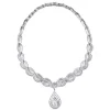 Collar de oro blanco con diamantes talla baguette y colgante con diamante talla pera