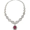 Collar de oro blanco con diamantes y rubí