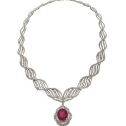 Collar de oro blanco con diamantes y rubí
