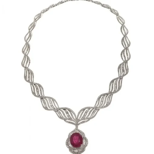 Collar de oro blanco con diamantes y rubí