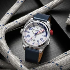 Cuervo y Sobrinos Buceador Caribe Pipin esfera blanca 43mm