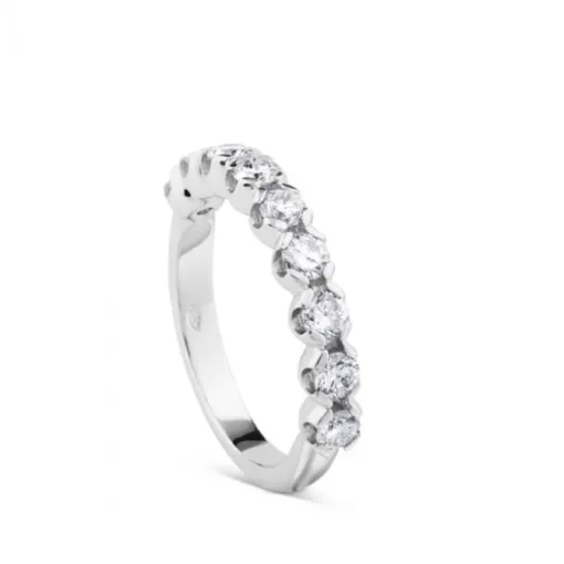 Media alianza de oro blanco con diamantes en garra