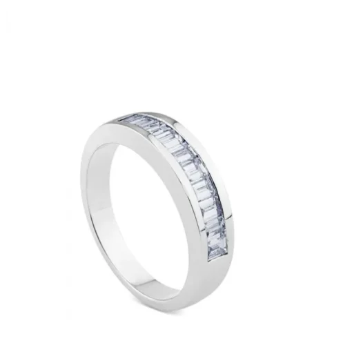 Media alianza de oro blanco  y diamantes en carril talla baguette de 0,79 quilates