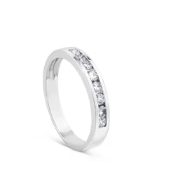 Media alianza de oro blanco con diamantes en carril talla brillante de 0,35 quilates