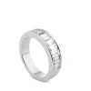 Media alianza de oro blanco con diamantes en carril talla baguette