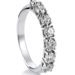 Media alianza de oro blanco con diamantes en garra