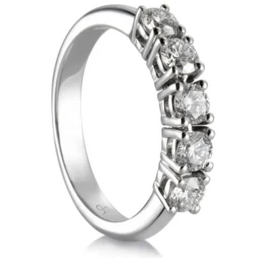Media alianza de oro blanco con 5 diamantes en garra de 0,65 quilates