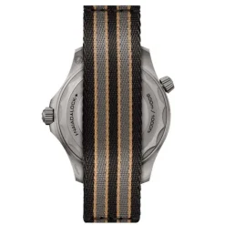 Omega Seamaster Diver 300m Edición 007 Nato