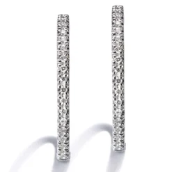 Pendientes de aro finos de oro blanco con diamantes