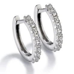 Pendientes de aro pequeños de oro blanco con diamantes en garra 0.25 quilates