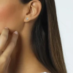 Pendientes de oro blanco con diamantes y engaste invisible en 8 garras