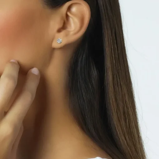 Pendientes de oro blanco con diamantes y engaste invisible en 8 garras