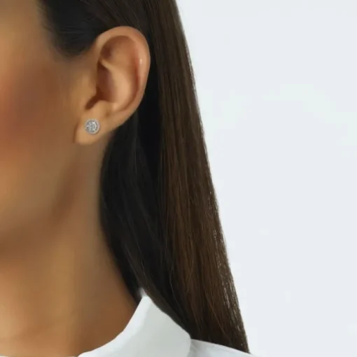 Pendientes de oro blanco con diamantes y orla de diamantes