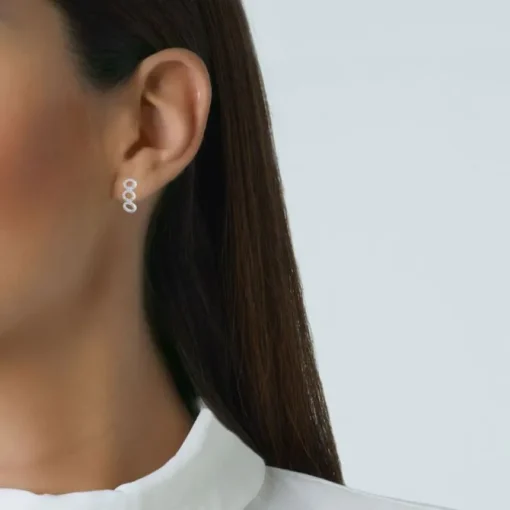 Pendientes de oro blanco con 3 ovales verticales de diamantes