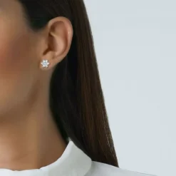 Pendientes de oro blanco con diamantes en forma de flor