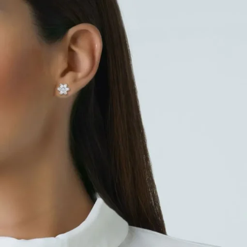 Pendientes de oro blanco con diamantes en forma de flor