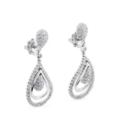 Pendientes largos de oro blanco con lágrimas uniformes de pavé de diamantes