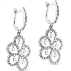 Pendientes largos de oro blanco con flor de lágrimas de pavé de diamantes y diamantes al aire