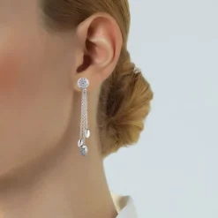 Pendientes largos de oro blanco y diamantes con cadenas en cascada