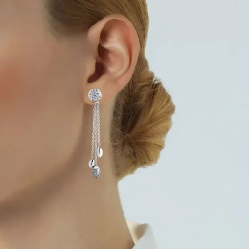 Pendientes largos de oro blanco y diamantes con cadenas en cascada