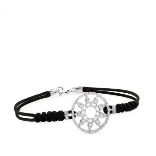 Pulsera de oro blanco y cordón negro con estrella en aro de pavé de diamantes