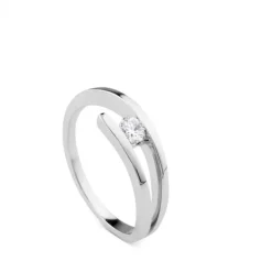 Solitario "Alice" de oro blanco con diamante talla brillante de 0.16 quilates