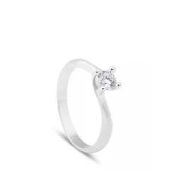Solitario de oro blanco con diamante de 0.25 quilates