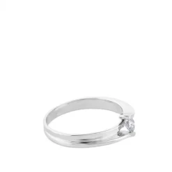 Solitario de oro blanco con diamante en montura envolvente 0.16 quilates