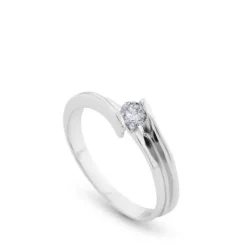 Solitario de oro blanco con diamante en montura envolvente 0.16 quilates