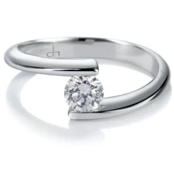 Solitario "Encuentro" de oro blanco con diamante talla brillante 0.31 quilates