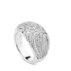 Sortija ancha de oro blanco con ondas de pavé de diamantes