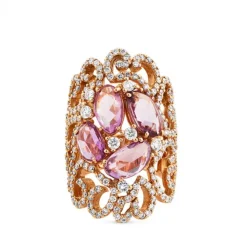 Sortija ancha de oro rosa con zafiros rosas y pavé de diamantes