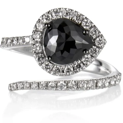 Sortija de oro blanco con diamantes y diamante negro talla marquise