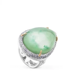 Sortija de oro blanco con doblete de cuarzo verde y nácar talla marquise y pavé de diamantes