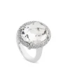 Sortija de oro blanco con topacio blanco oval y orla de pavé de diamantes