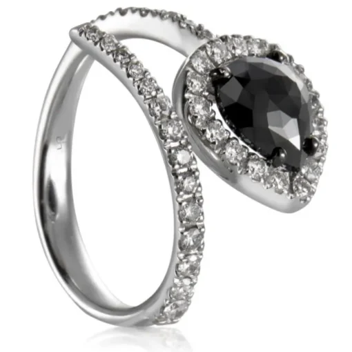 Sortija de oro blanco con diamantes y diamante negro talla marquise