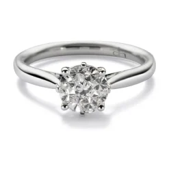 Sortija de oro blanco con diamantes y engaste invisible en 8 garras