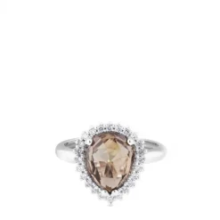 Sortija de oro blanco con cuarzo verde talla pera y brillantes