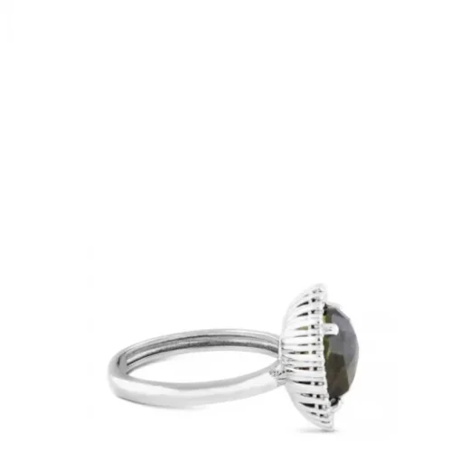 Sortija de oro blanco con cuarzo verde talla pera y brillantes
