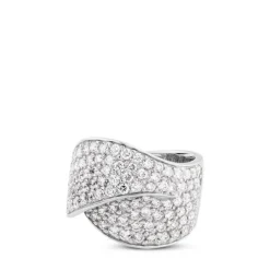 Sortija de oro blanco cruzada con pavé de diamantes